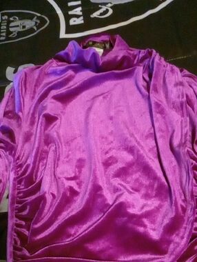 Vibrant Satin Magenta Top Brand Discovery Good Condition